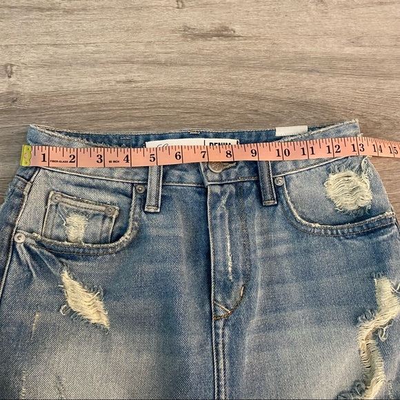 Lovers & Friends distressed denim skirt - Picture 9 of 10